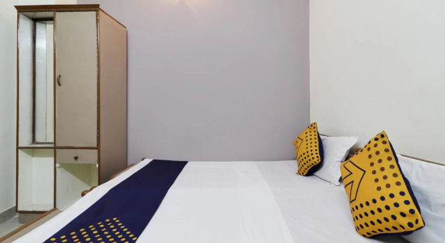 SPOT ON 75242 West Inn Lodge, Rezerwuj Hotel Abids 