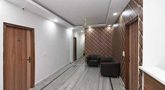 Capital O Esscon House Near Payal Cinema, Забронировать Отель Гургаон Gurgaon Region, рядом с ITM University Gurgoan