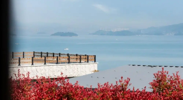 Коттедж с 4 комнатами с видом на океан Jigeum Yeosu Ocean View Pension