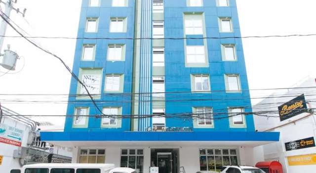 RedDoorz Plus @ 1318 Residences, Boek Hotel Goedkope hotels in Luzon