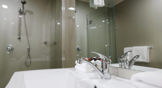 Семейный номер Standard Airport Manor Inn