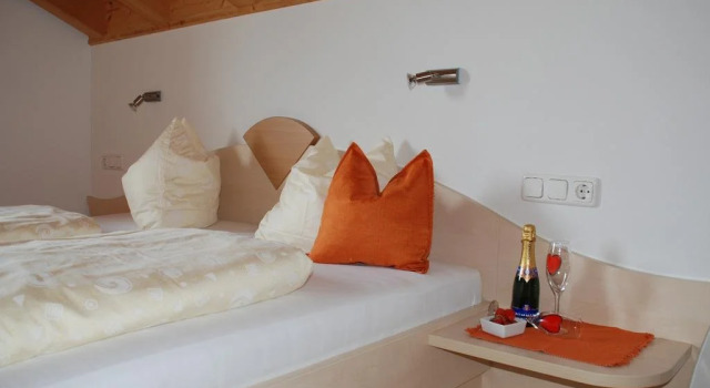 Haus Montana, Rezerwuj Hotel Hotele w Bregenzerwald z parkingiem, Parking