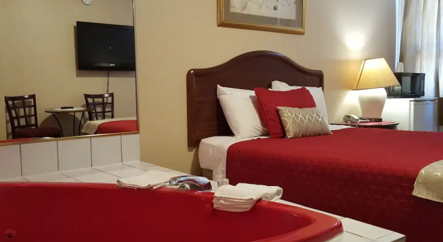 Номер Deluxe Niagara Inn & Suites