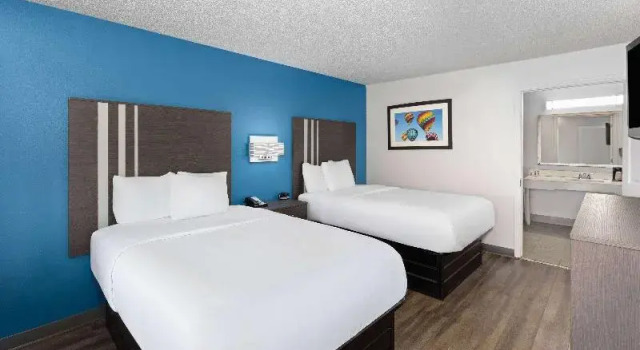Четырёхместный номер Standard Baymont by Wyndham Selma