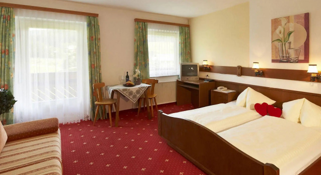 Hotel Kerschbaumer, Забронировать Отель Отели Tennengau с бассейном, Бассейн