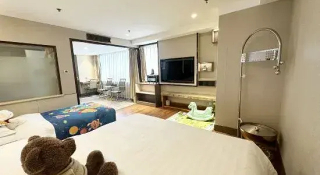 Люкс Luxury Jinan Yuquan Simpson Hotel