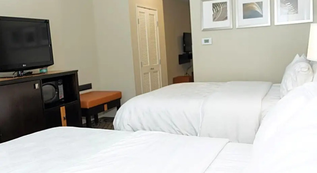 Четырёхместный номер Executive Holiday Inn Effingham by IHG
