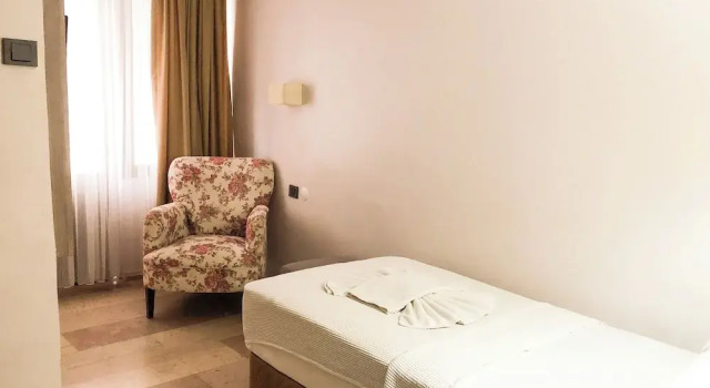 Одноместный номер Economy с балконом AKSEL BUTİK OTEL