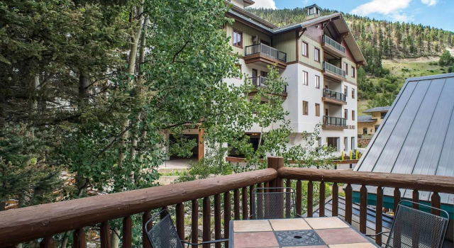 Номер Luxury Alpine Village Suites