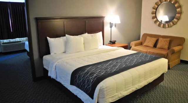 Люкс Standard Dunes Express Inn and Suites