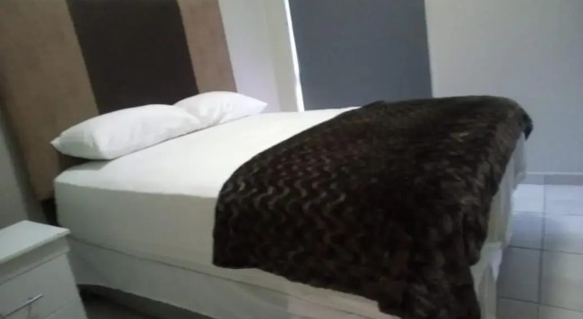 One Bedroom Self Catering Unit Central By The Mall, Boek Hotel Johannesburg Gauteng