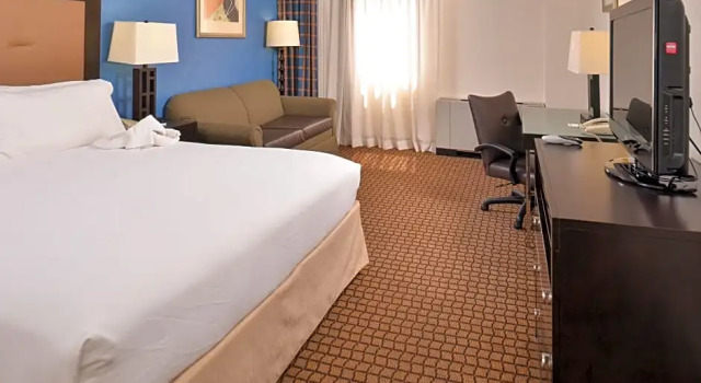 Номер Standard Ramada Plaza by Wyndham Sheridan Hotel & Convention Center