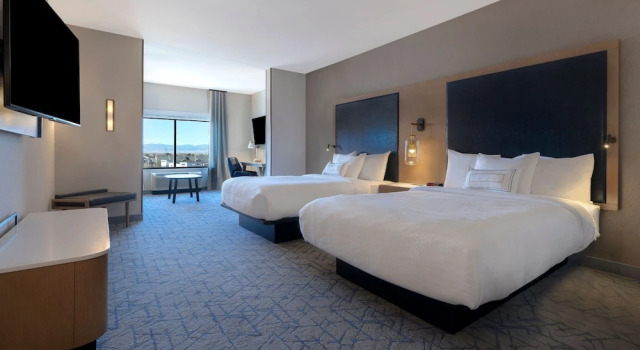 Четырёхместный люкс Fairfield by Marriott Inn & Suites Denver Airport at Gateway Park
