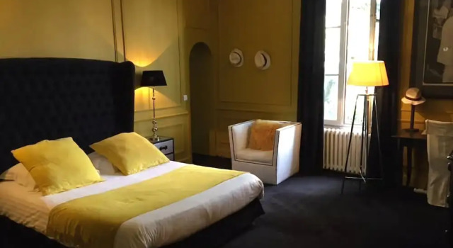 Chambres dHôtes Maison La Porte Rouge, Забронировать Отель Отели Ньор 3 звезды, рядом с Port Boinot, 3*
