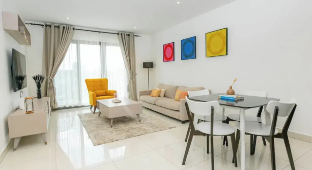 Snug three-bedroom Unit, Reserva ahora Apartamento Hoteles en Gran Acra con aparcamiento, Aparcamiento