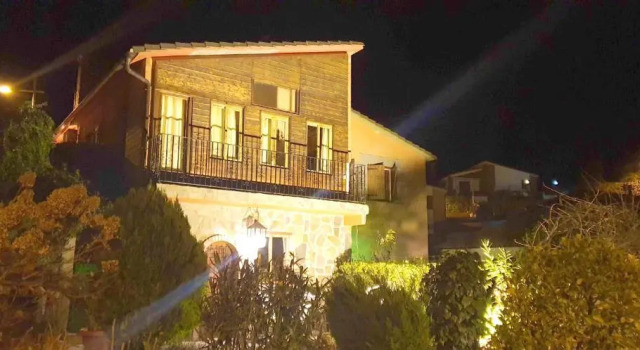 Spacious villa with private pool in La Puebla de Castro, Réserver Villa Villas à Aragon, Villa