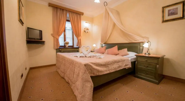 Полулюкс Hotel Octarna