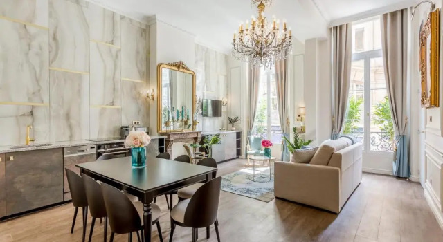 Апартаменты Luxury 3 Bedroom 2 Bathroom Palace Apartment - AC - Louvre
