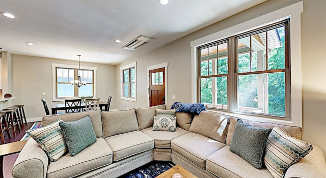 New Listing! Brand-new Near Downtown 3 Bedroom Home, Book Hotel Black Mountain North Carolina