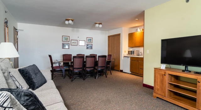 Люкс Luxury c 1 комнатой Cedarberry Inn