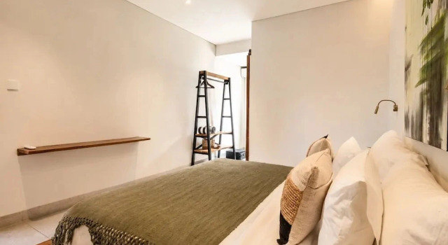 Вилла с 4 комнатами Elegant 4BR Seminyak Villa, enclosed living