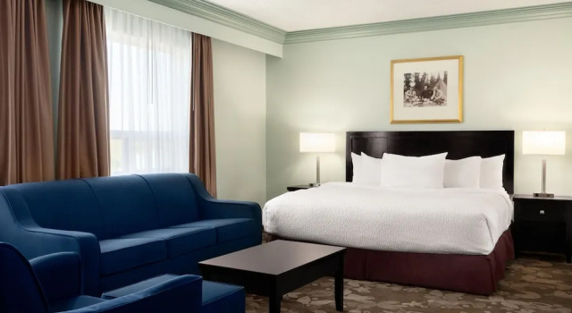 Люкс Deluxe Nova Inn Yellowknife
