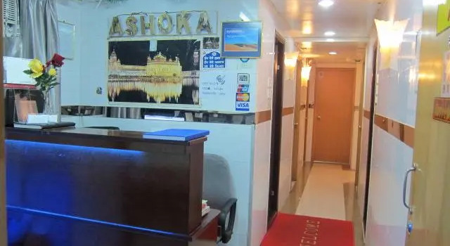 Кровать в общем номере Ashoka Hostel