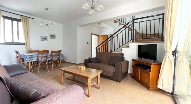 Spacious 3 bedroom villa private pool
