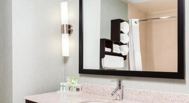 Run of House Holiday Inn Express & Suites Eureka by IHG