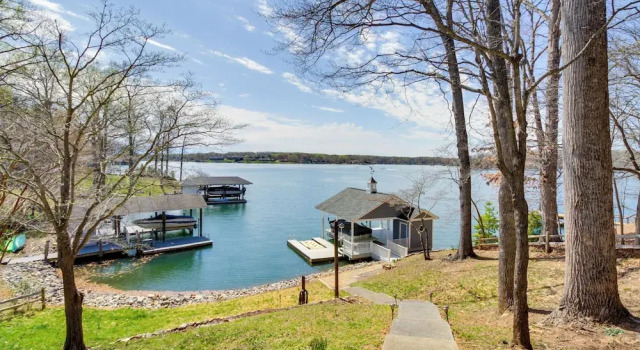 Коттедж Smith Mountain Lake Getaway w/ Private Dock
