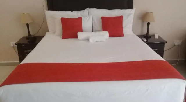 Riverview Villa Self Catering, Book Villa Cottages in Francistown, Cottage