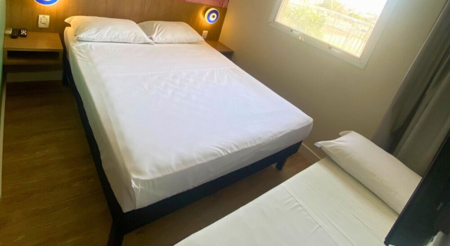 Трёхместный семейный номер Standard Golden Tower Express Araraquara by Fênix Hotéis