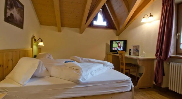 Al Nin Hotel&Spa, Забронировать Отель Отели Ливиньо 4 звезды, рядом с Гондольный подъёмник Моттолино (нижняя станция), 4*
