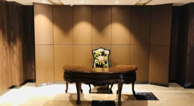 原阳黄河稻夫假日酒店, Rezerwuj Hotel Hotele 3-gwiazdkowe w Xinxiang, 3*