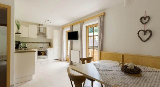 Lovely Apartment in Hainzenberg