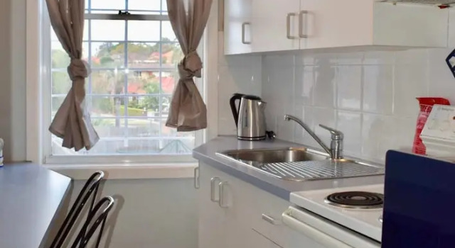 Апартаменты Comfortable 3 Bedroom Apartment In Trendy Haberfield