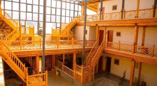 Renqing Cimu Mei Court, Buchen Sie Hotel Hotels in Yunnan mit Parkplatz, Parkplätze