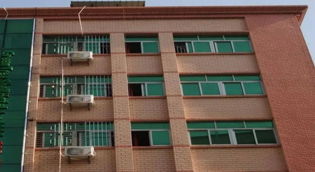 Greentree Inn Longcheng Square Shell Hotel, Rezerwuj Hotel Hotele w Shenzhen z parkingiem, Parking