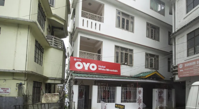 Keswani Group Hotel White Mountain - 200 Metres From MG Marg, Prenota Hotel Gangtok Sikkim
