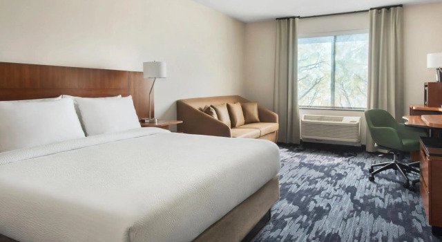 Fairfield Inn & Suites by Marriott Watertown Thousand Islands, Забронировать Отель Уотертаун штат Нью-Йорк