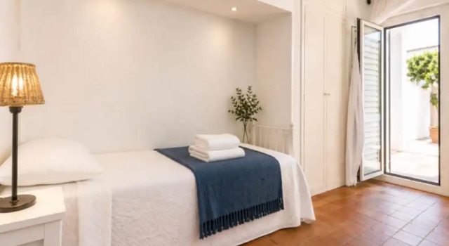 Апартаменты с 2 комнатами с видом на океан Newly Renovated Beachfront Apartment Ideally Located in Penelope