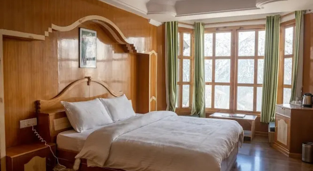 Двухместный номер Executive с видом на горы Hotel Kalpa Deshang