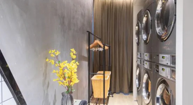 Atour Hotel Yibin West Railway Station, Book Hotel Hotels in Yibin with Parking, Parking