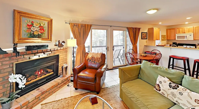 Upper Woodbridge #14-AB - 2 Br Condo