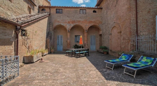 Семейные апартаменты Agriturismo La Ripolina