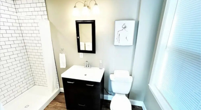 The Loft at Park Place - 3rd Floor Walk up King and Queen Beds Fast Wifi and Free Coffee