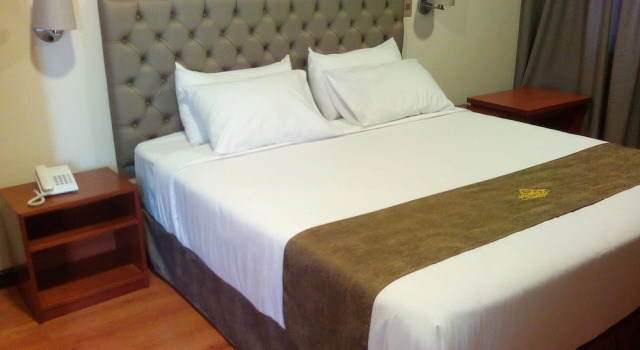 Полулюкс Hotel Boutique Candamo