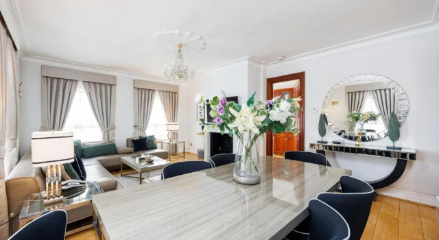 Апартаменты с 3 комнатами CARLTON COURT - MAYFAIR