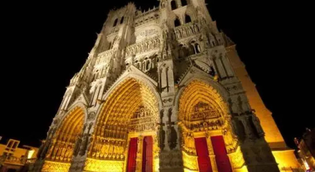 LE CATHÉDRALE face à la Cathédrale, 6 couchages, Varaa Hotelli Amiens 