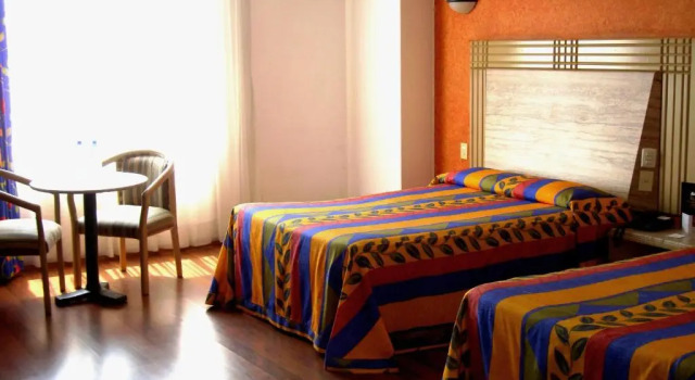 Четырёхместный номер Standard Hotel Cervantes